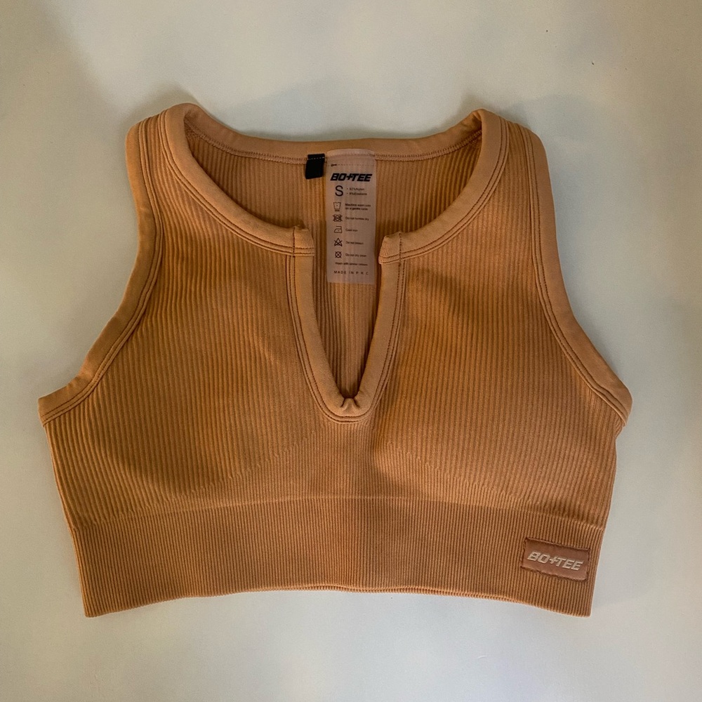 Bo+ Tee camel ribbed seamless sports bra